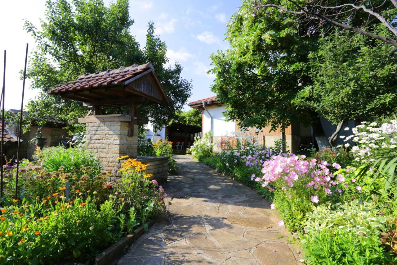 Villa Хаджикольовата Къща à Medven Extérieur photo