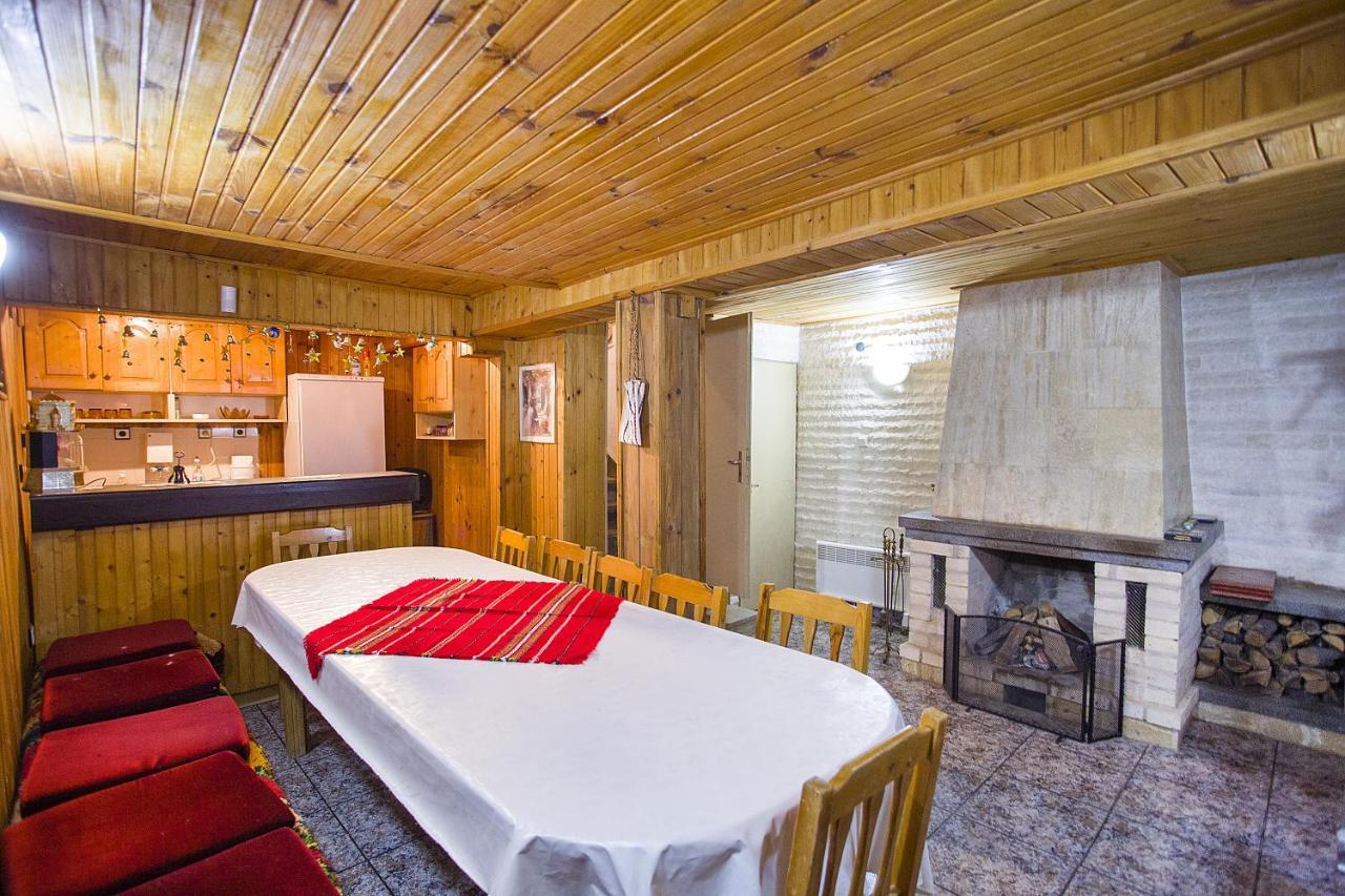 Villa Хаджикольовата Къща à Medven Extérieur photo