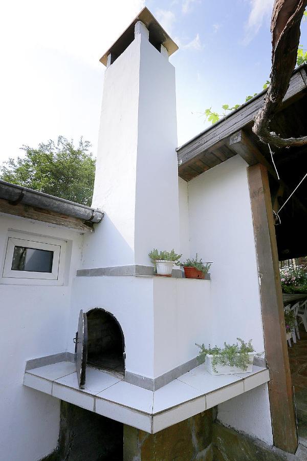 Villa Хаджикольовата Къща à Medven Extérieur photo